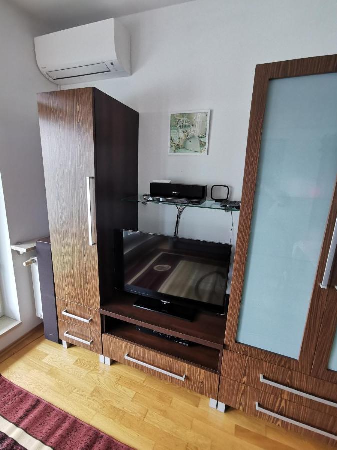 Butas Kameralna Glebocka Warsaw